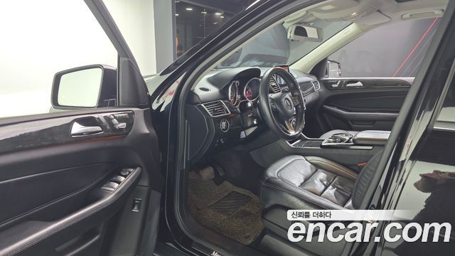 Mercedes-Benz GLE-Class 2016 — photo 10