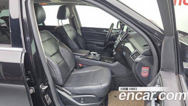 Mercedes-Benz GLE-Class 2016 — photo 11