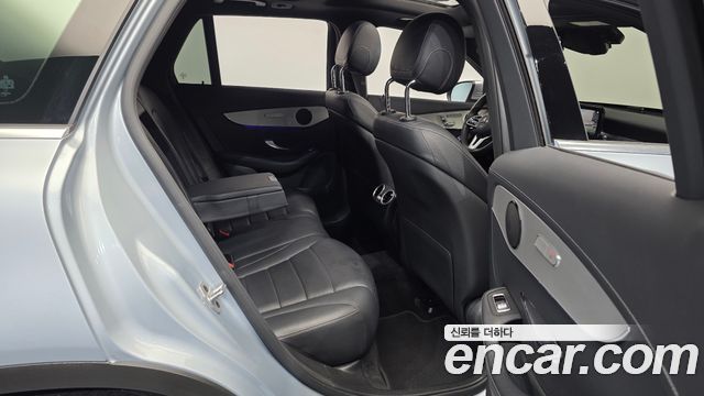 Mercedes-Benz GLC-Class 2021 — photo 18
