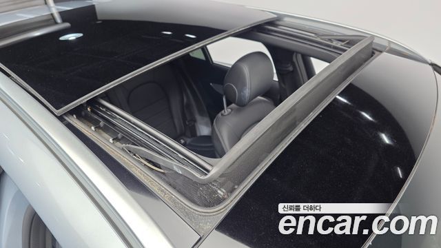 Mercedes-Benz GLC-Class 2021 — photo 25