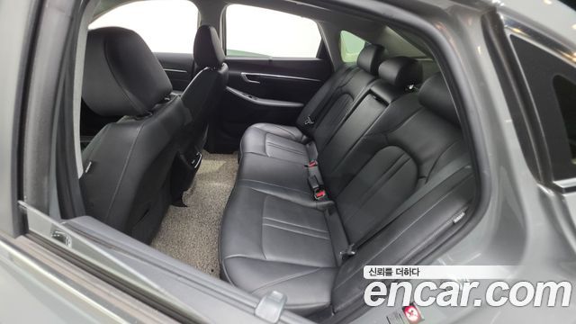 Hyundai Sonata 2022 — photo 16