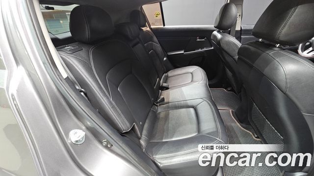 Kia Sportage 2011 — photo 12