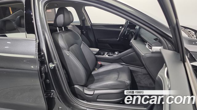Kia K5 2023 — photo 16