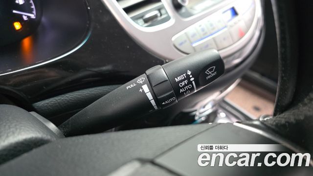 Hyundai Genesis 2012 — photo 22