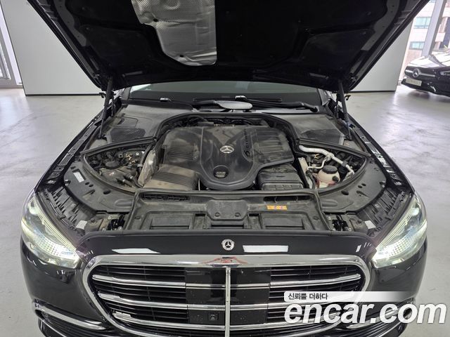 Mercedes-Benz S-Class 2024 — photo 6