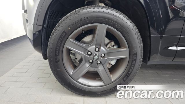 Land Rover Defender 2025 — photo 5