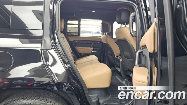 Land Rover Defender 2025 — photo 18
