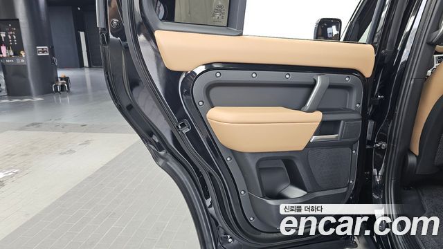 Land Rover Defender 2025 — photo 15