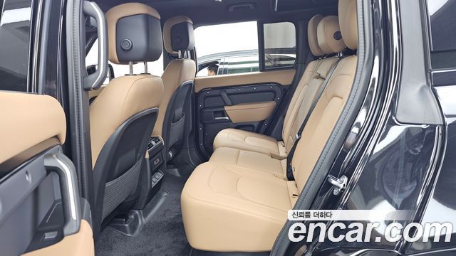 Land Rover Defender 2025 — photo 16