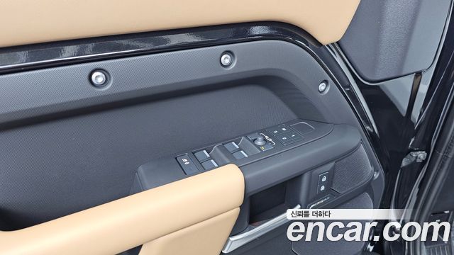 Land Rover Defender 2025 — photo 30