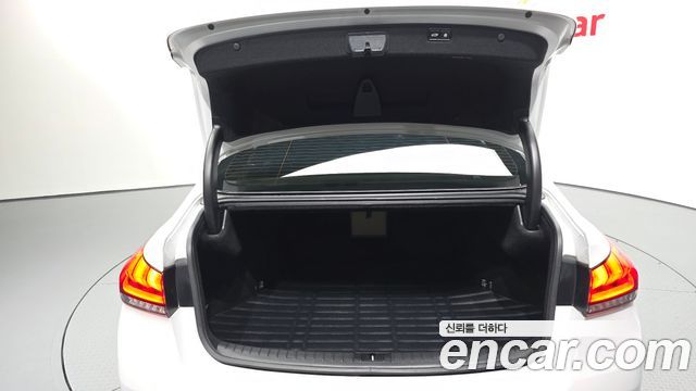 Genesis G80 2019 — photo 20