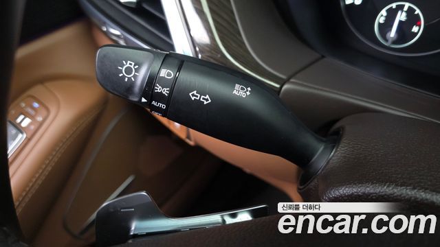 Genesis G90 2019 — photo 23