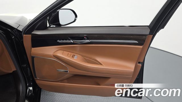 Genesis G90 2019 — photo 14