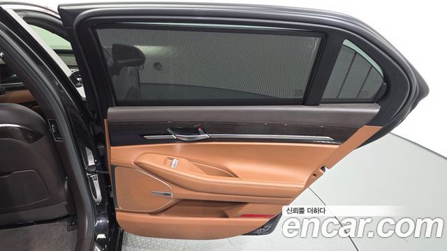 Genesis G90 2019 — photo 15