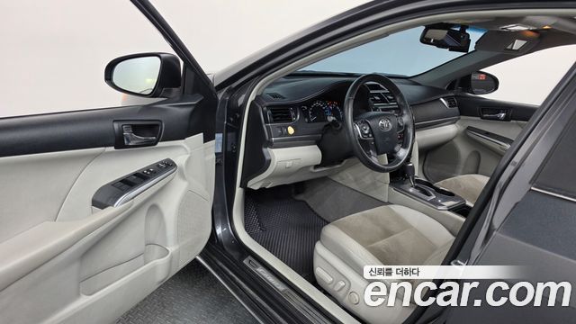 Toyota Camry 2012 — photo 10