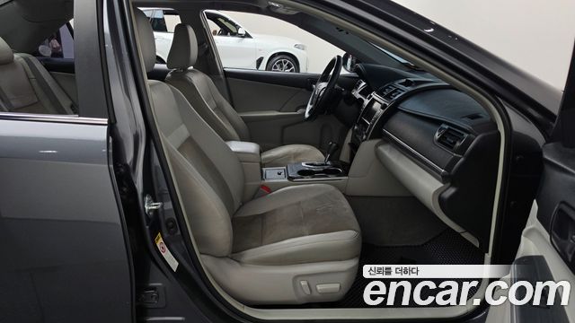Toyota Camry 2012 — photo 11