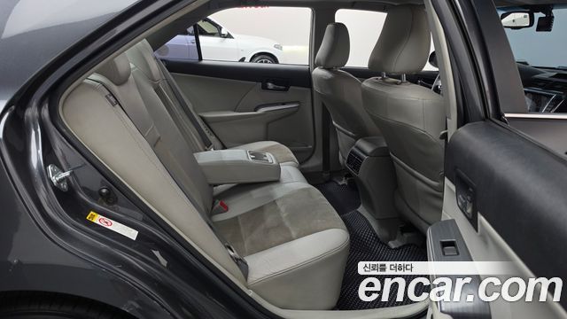 Toyota Camry 2012 — photo 12