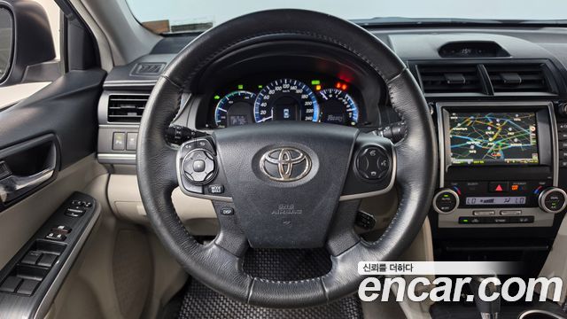 Toyota Camry 2012 — photo 13