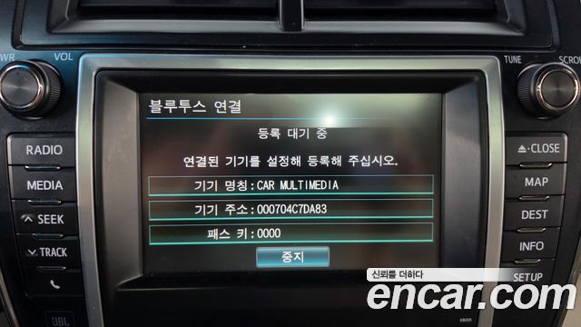 Toyota Camry 2012 — photo 17