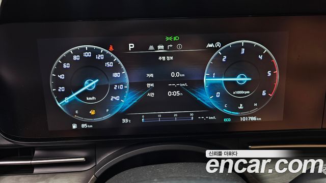 Kia Canival 2023 — photo 11