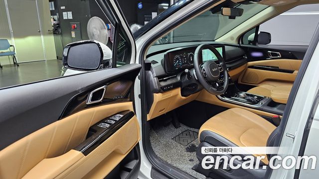 Kia Canival 2023 — photo 13