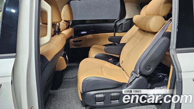 Kia Canival 2023 — photo 19