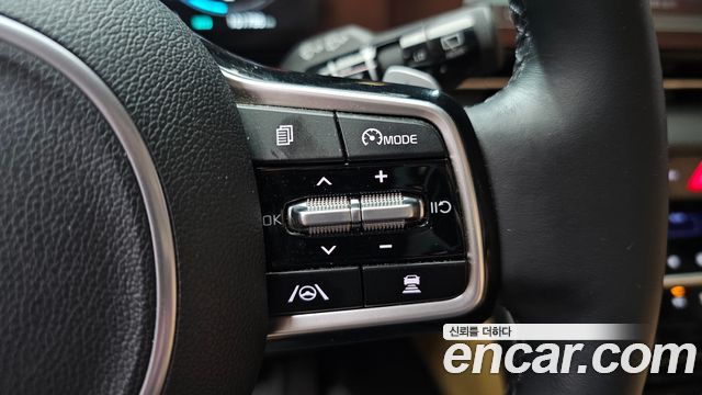 Kia Canival 2023 — photo 24