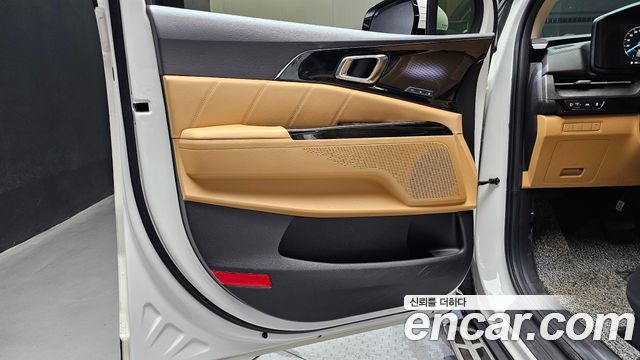 Kia Canival 2023 — photo 14