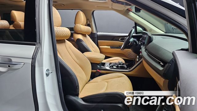 Kia Canival 2023 — photo 16