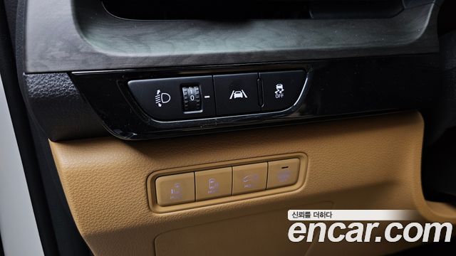 Kia Canival 2023 — photo 28