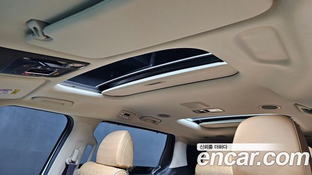 Kia Canival 2023 — photo 32