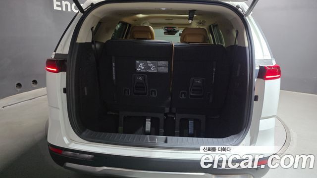 Kia Canival 2023 — photo 35