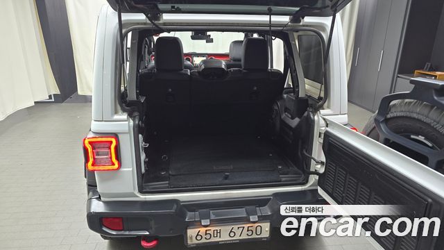 Jeep Wrangler 2019 — photo 20