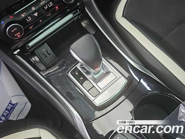 Infiniti Q30 2019 — photo 8