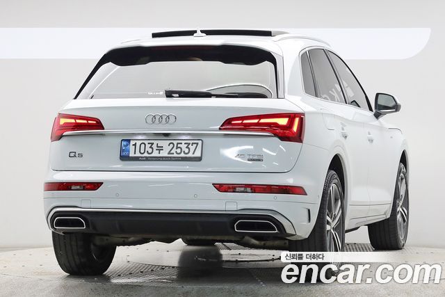 Audi Q5 2021 — photo 2