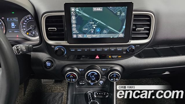 Hyundai Venue 2020 — photo 18
