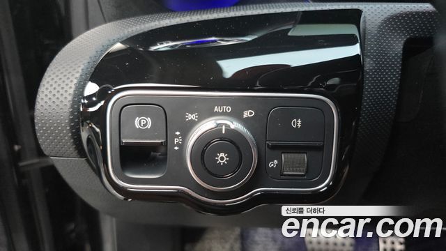 Mercedes-Benz A-Class 2021 — photo 24