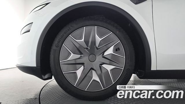 Tesla Model Y 2026 — photo 5