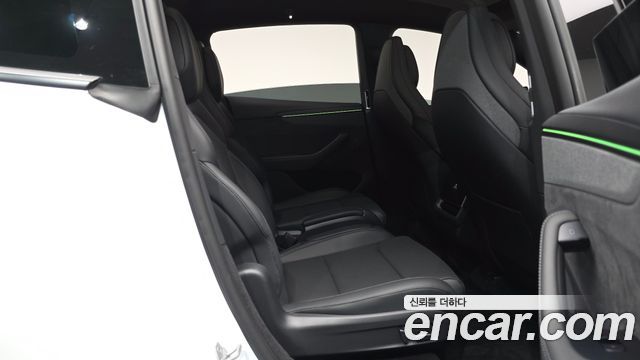 Tesla Model Y 2026 — photo 17