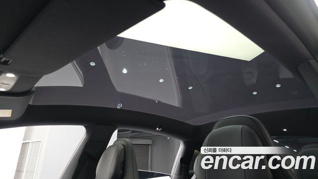 Tesla Model Y 2026 — photo 22