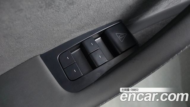 Tesla Model Y 2026 — photo 34
