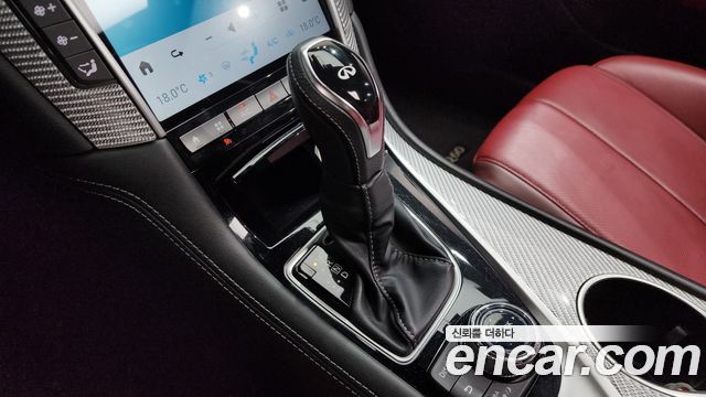 Infiniti Q60 2018 — photo 12