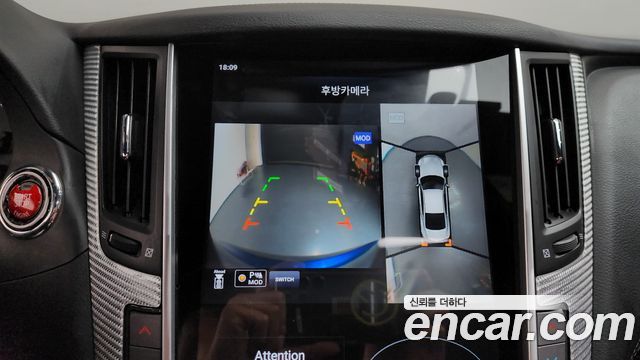Infiniti Q60 2018 — photo 20