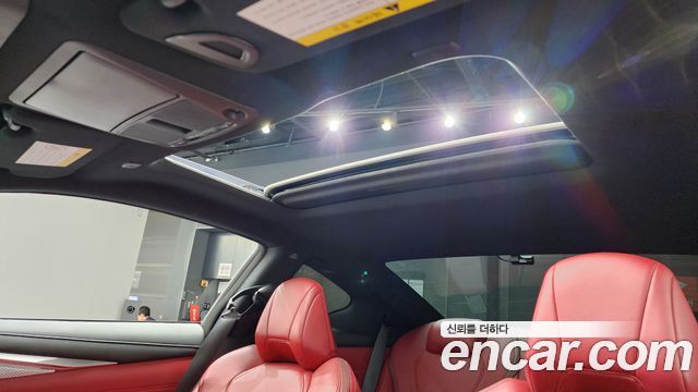 Infiniti Q60 2018 — photo 25