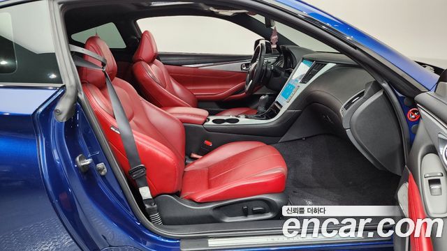 Infiniti Q60 2018 — photo 16