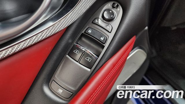 Infiniti Q60 2018 — photo 27