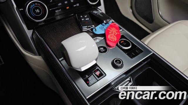 Land Rover Range Rover 2023 — photo 9