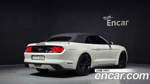 Ford Mustang 2017 — photo 2