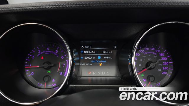 Ford Mustang 2017 — photo 11