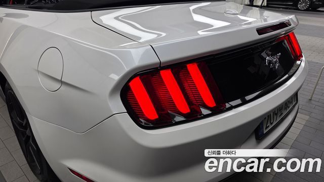 Ford Mustang 2017 — photo 9